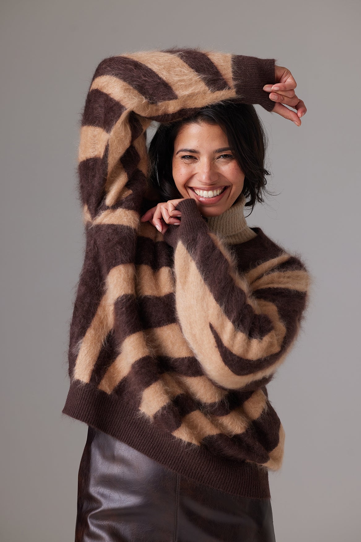 BRUSHED SANYA ZEBRA CREW 